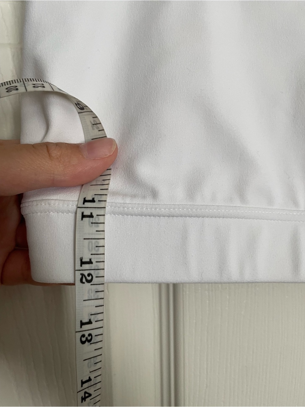 Athleta Women’s size Small White Sports Bra Top with Strappy Back Design - Picture 6 of 7